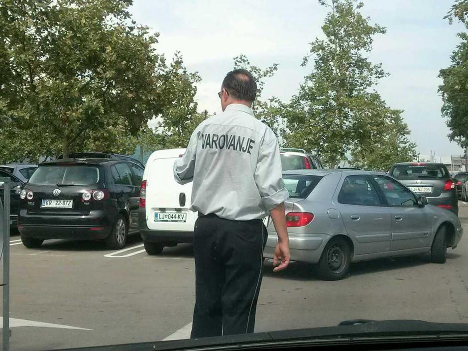 Gneča ob odprtju prenovljenega Mercator Centra | Avtor: bralka