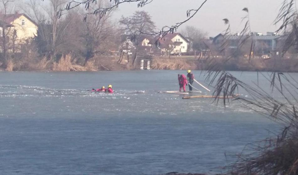 V Koseški bajer padli dve osebi