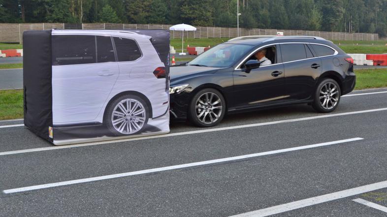 Test AEB samodejnega zaviranja na Vranskem