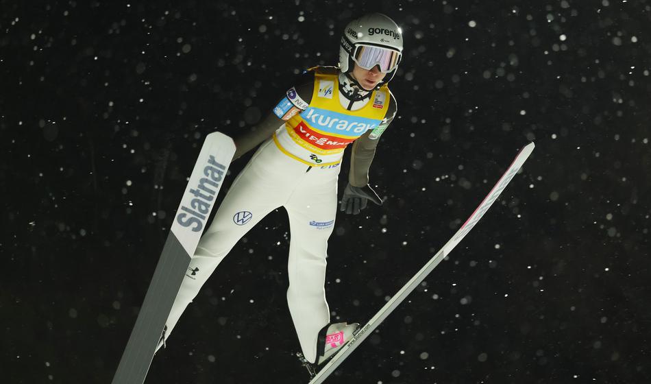 Prevc in Eder uprizorili šov, zmagovalko je odločilo 1,4 točke