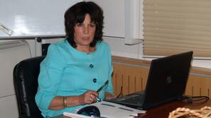 Božičeva je pojasnila, da je bilo lani poslovanje najslabše v panogah, vezanih n