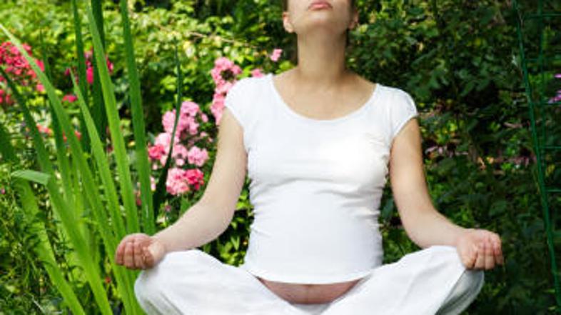 Preko joge se boste naučili pravilnega dihanja, kar vam bo pomagalo tudi pri por