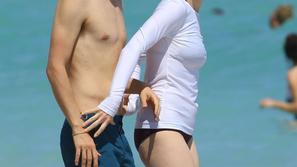 Anne Hathaway Adam Shulman