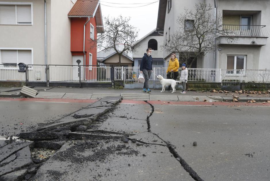 Potres v Petrinji | Avtor: Epa