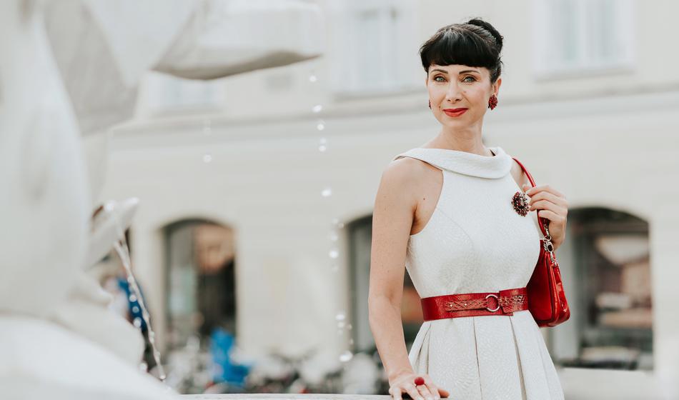 Jerca Legan pri skoraj 50 v kopalkah je nekaj, kar morate videti!