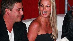 Britney in njen agent sta se zaročila.