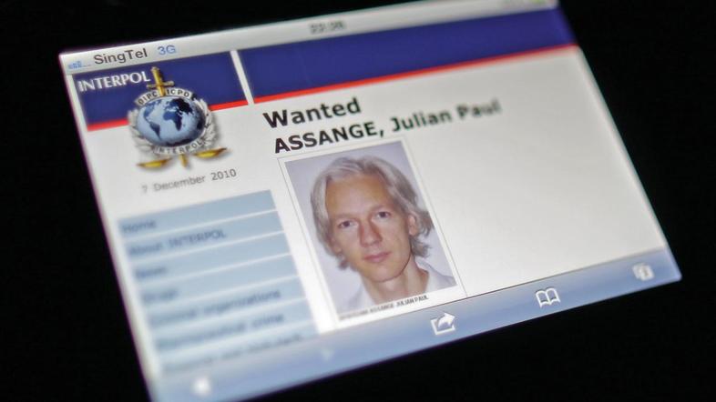 Assange je v zadnjih dneh bolj iskan kot Osama bin Laden. (Foto: Reuters)