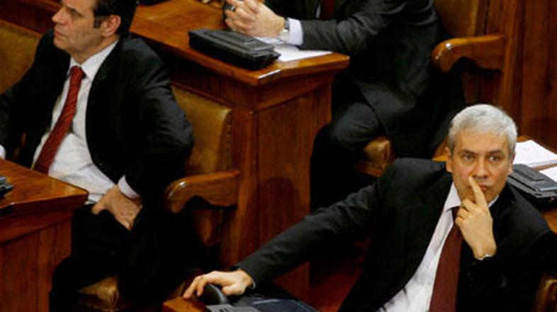 Tadić (na fotografiji desno) je napovedal, da Koštunica (levo) ne bo mandatar za