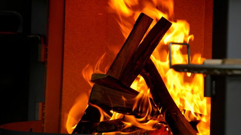 Peč na lesno biomaso