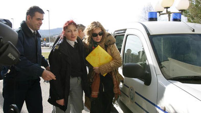 Na koprskem okrožnem sodišču so nekaj minut pred 13. uro na zaslišanje znova pri