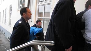 Brata Admir in Mirza Šabanovič sta se pred javnostjo skrila v kapuce.