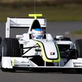 Jenson Button je po dobrih treh mesecih znova sedel v dirkalnik formule 1 – v pr