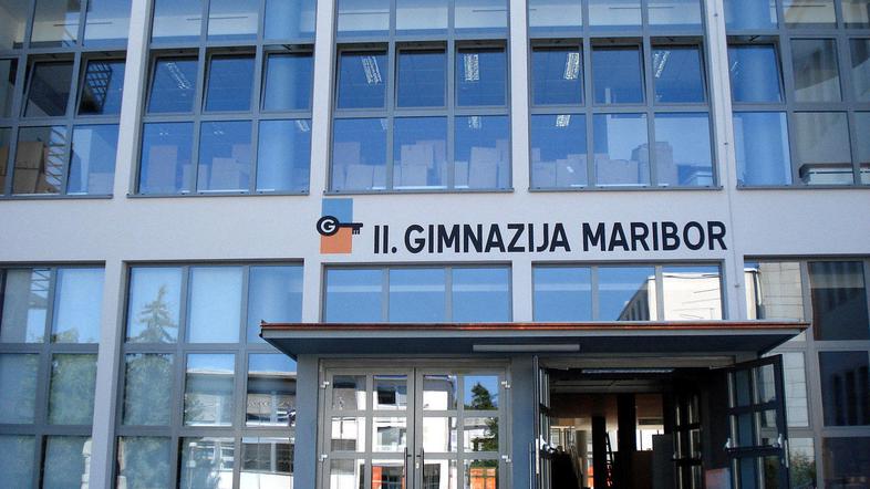 Druga gimnazija je bila ob koncih tedna tarča objestnežev, ki jih bodo zdaj posn