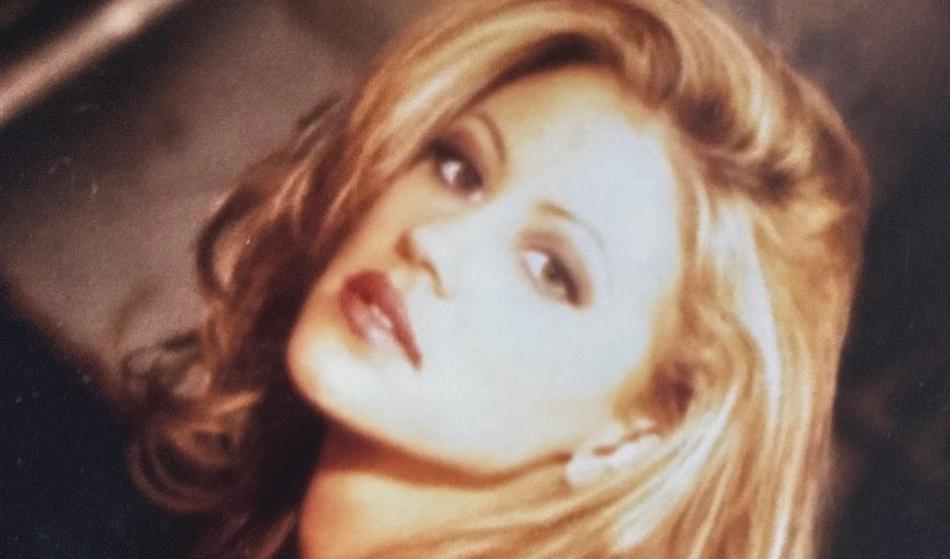 Še danes je mačka, tako pa je bila naša pevka videti nekoč