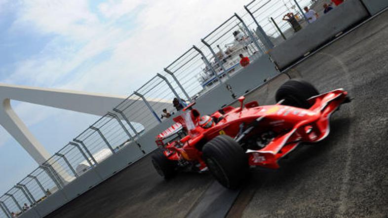 Na novi stezi v Valencii je bil v petek najhitrejši Räikkönen.