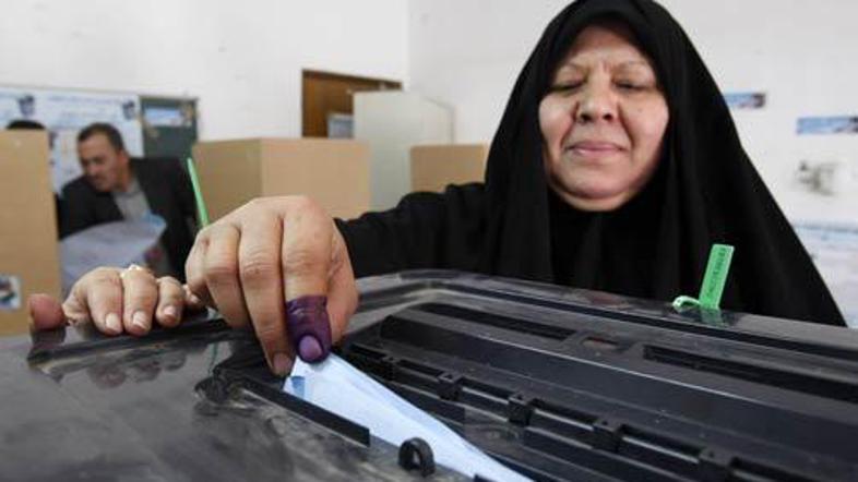 Volivci so pred prihodom na volišča morali čez močno nadzorovane kontrolne točke