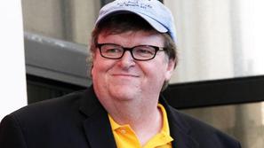Michael Moore je obupal.