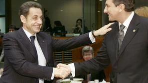 Sarkozy želi rešiti spor med Hrvaško in Slovenijo.