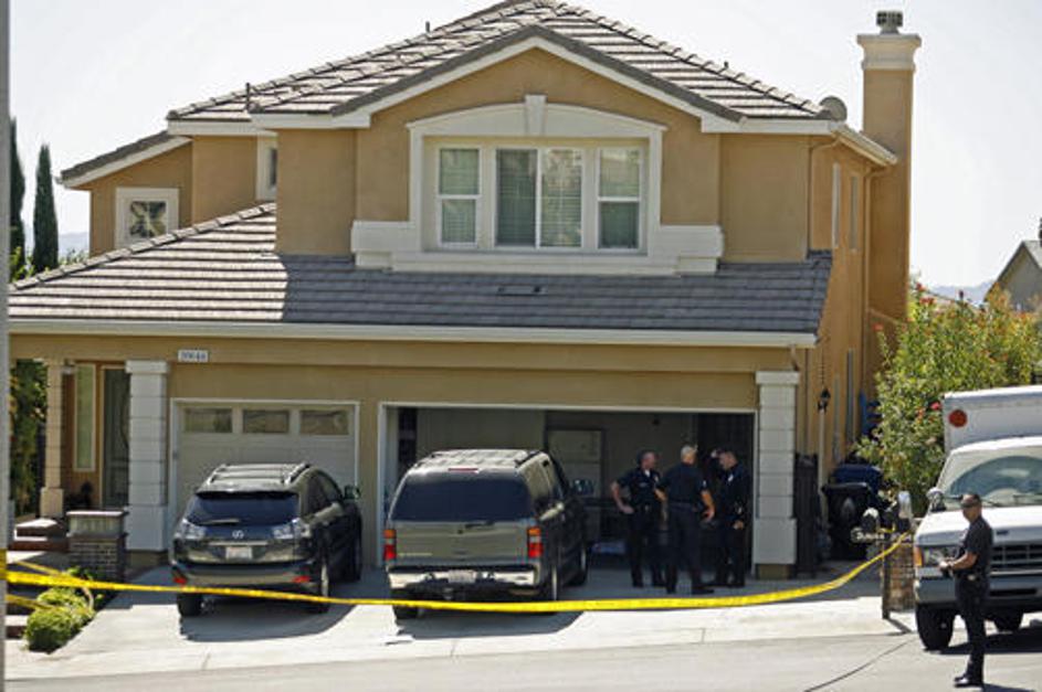 Zaradi krize, ki seje ogorčenje po vsej državi, je ubil sebe in svojo družino.