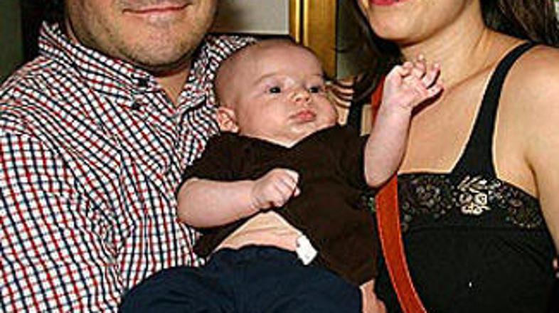 Mladi družinici se je pridružil še en član.