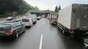 Nesreča v predoru Golovec.