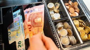 blagajna evro bankovci