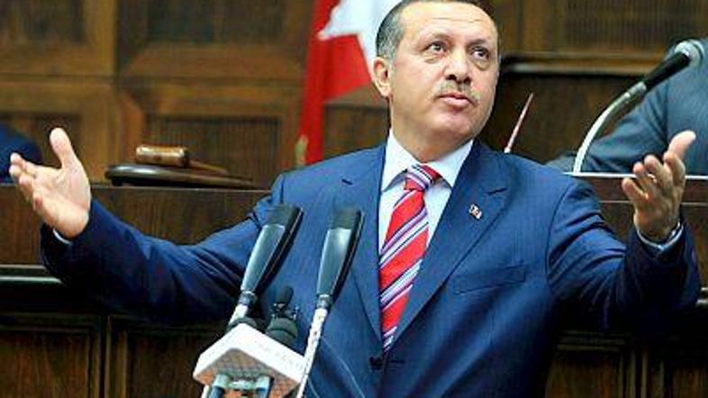 Tayyip Erdogan grozi, da bo izgnal sto tisoč Armencev. (Foto: EPA)