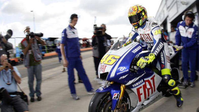 Valentino Rossi bo drugič zapored dirko začel iz prve pozicije.