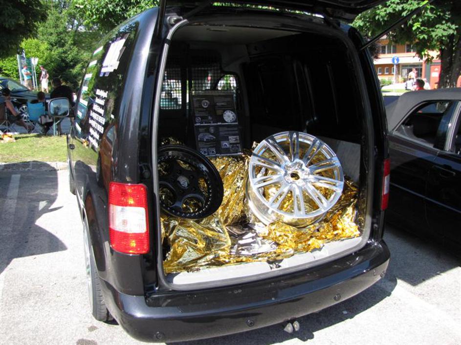 Srečanje VW in drugih predelanih vozil na Vrbskem jezeru.