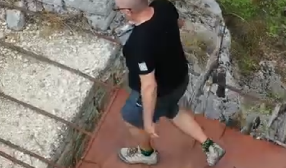 Ni dobil deklet, zato se je znani Slovenec domislil nekaj genialnega
