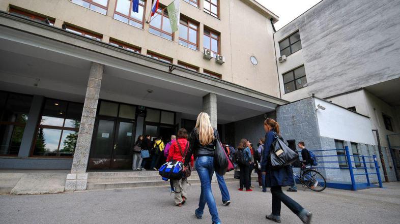 Tematski sklop letošnjega eseja obsega Francoski testament (Andreï Makine) in Pr