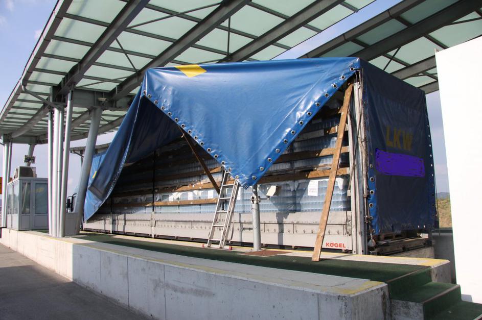 ilegalci, tovornjak, obrežje