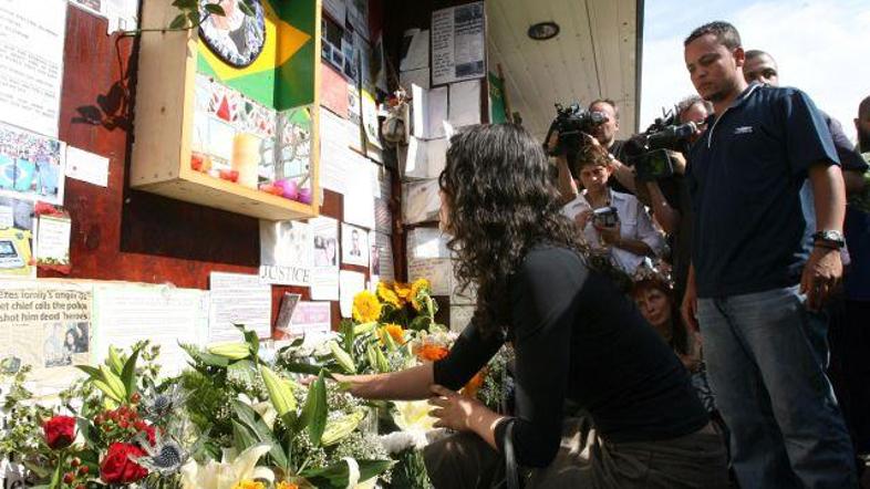 Sorodniki in prijatelji Menezesa se spominjajo tragičnega dogodka.