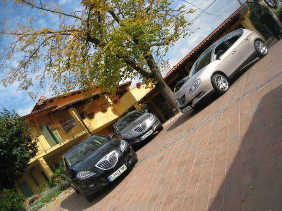 Delta je vse prej kot konfekcijska kombilimuzina srednjega razreda. Nudi veliko 