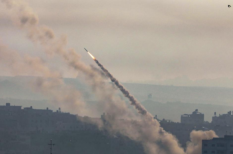 Hamas z raketami napadel Izrael | Avtor: Epa