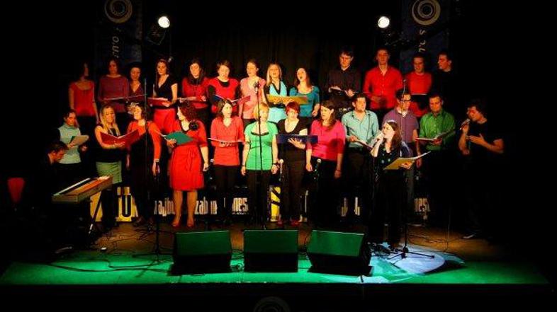 Nedeljski gospel z domačimi Bee Geesus. (Foto: Facebook)