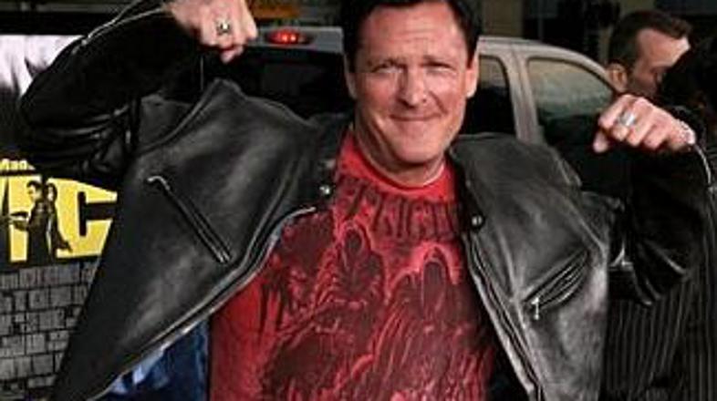 Madsen je v nedeljo popestril običajno mirno popoldne v londonskem hotelu.