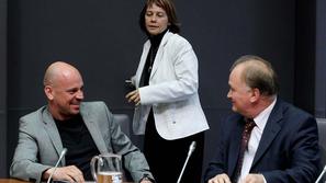 Komisija dela pod taktirko Alenke Jeraj iz SDS. (Foto: Saša Despot)