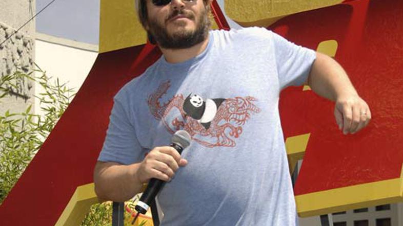 Jack se rad razgovori o Angelini in njenem naraščaju.