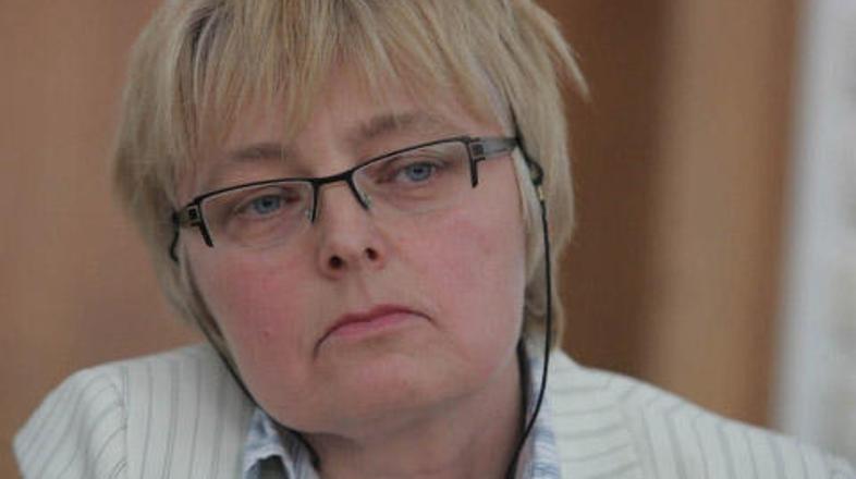 Ministrica Zlata Ploštajner meni, da je bolje vsebinsko dobro pripraviti pokraji