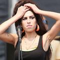 Amy Winehouse se bo z darovanjem romunski sirotišnici vsaj malce odkupila za upo