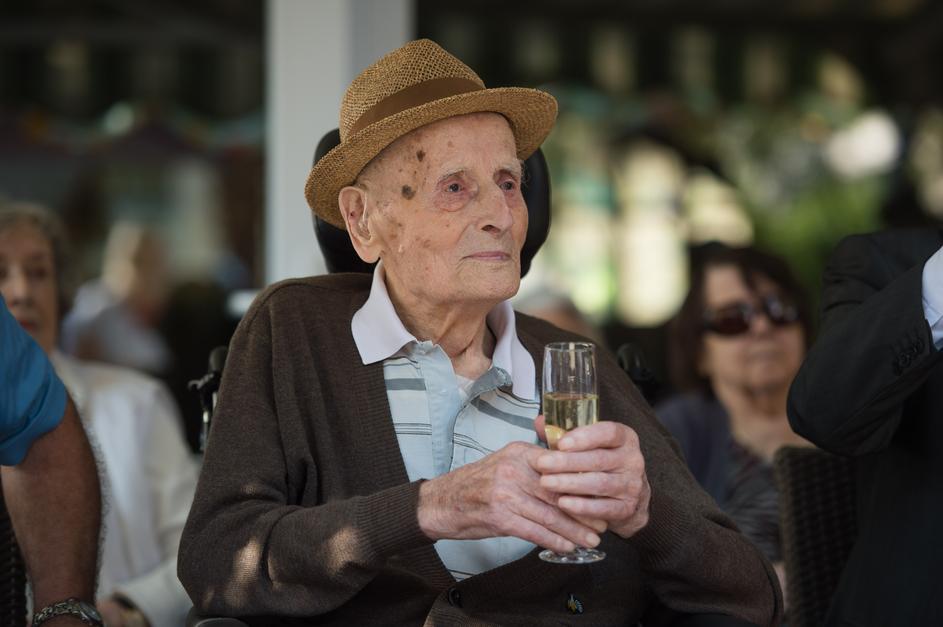 Najsterejši Slovenec Nikolaj Dragoš ob praznovanju 110. rojstnega dne.