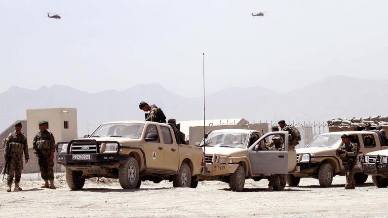 Afganistanska vojska je po napadu postavila dodatno varovanje v okolici vojaške 