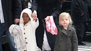 Je Shiloh čudne navade podedovala po mami? (Foto: Flynet)