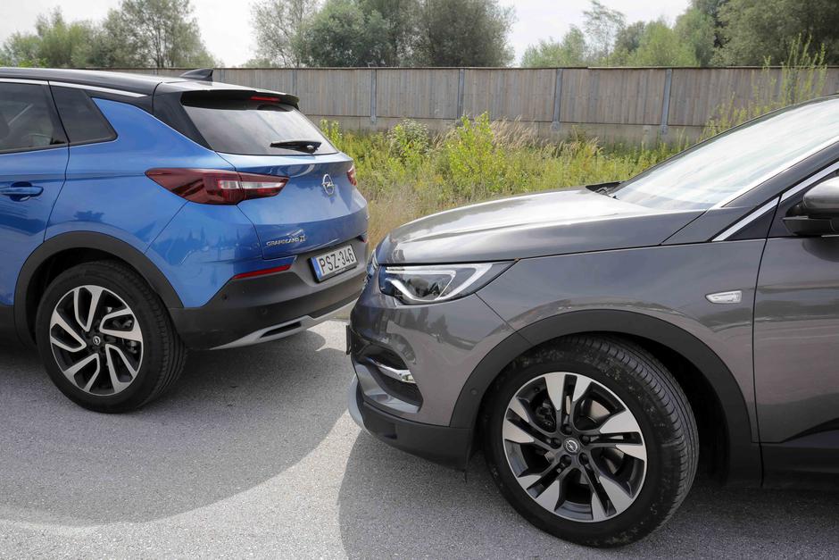 Parkiranje z grandland X | Avtor: Saša Despot