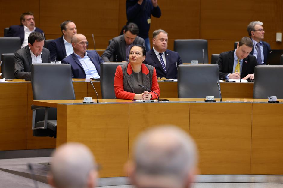 poslanci SDS seja državnega zbora | Avtor: Državni zbor/Sušnik Matija