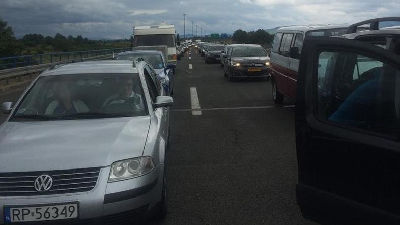 Zastoji zaradi burje