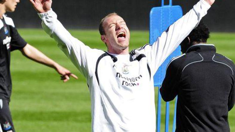 Alan Shearer še vedno zabija gole.
