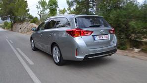 Toyota auris touring sports