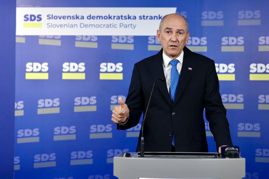 janez janša, referendum o uveljavitvi zakona o dodatku k pokojnini za izjemne dosežke na področju umetnosti | Avtor: Saša Despot